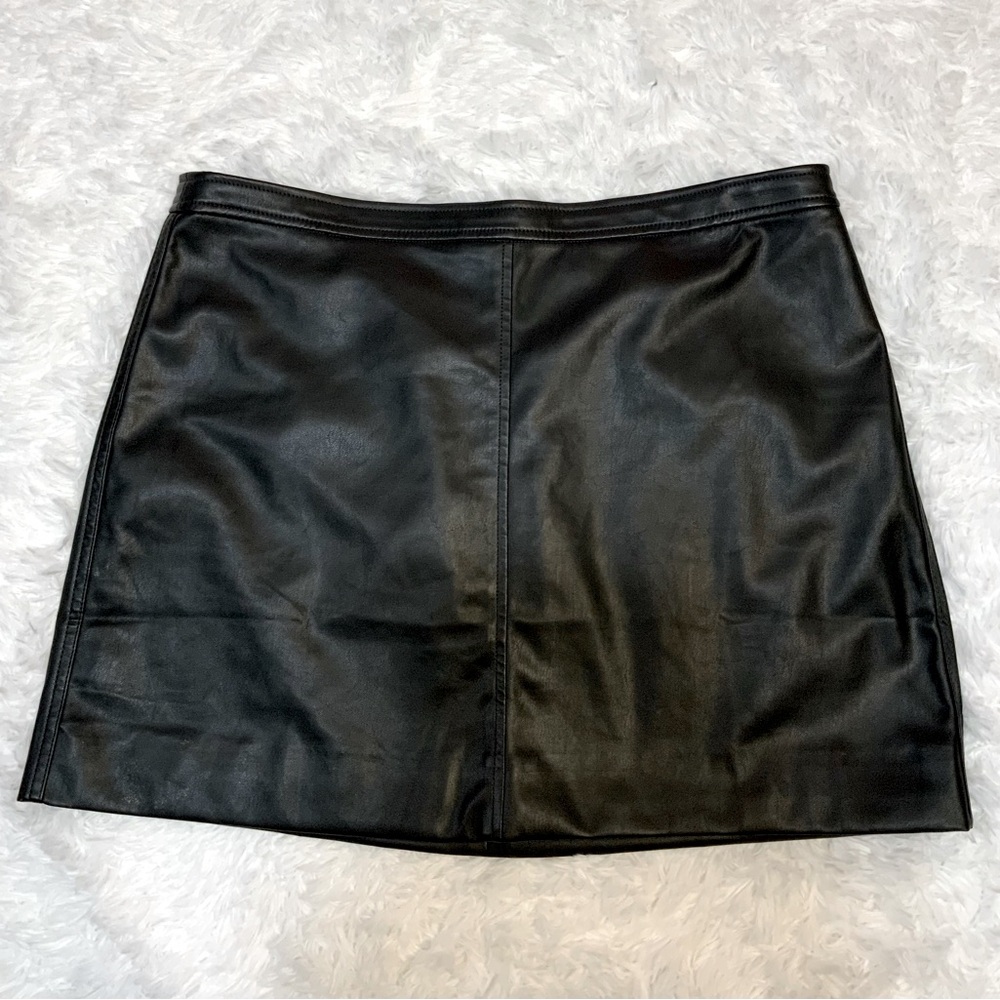 J Crew Women’s Black Faux Leather Mini Skirt